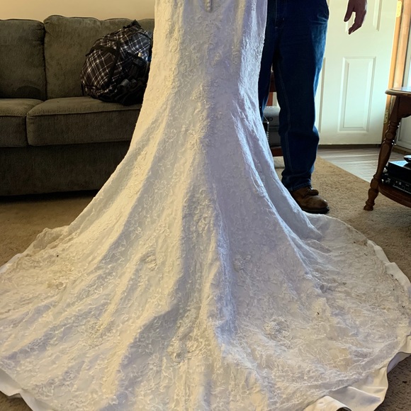 Size 10 ivory wedding gown - Picture 7 of 8